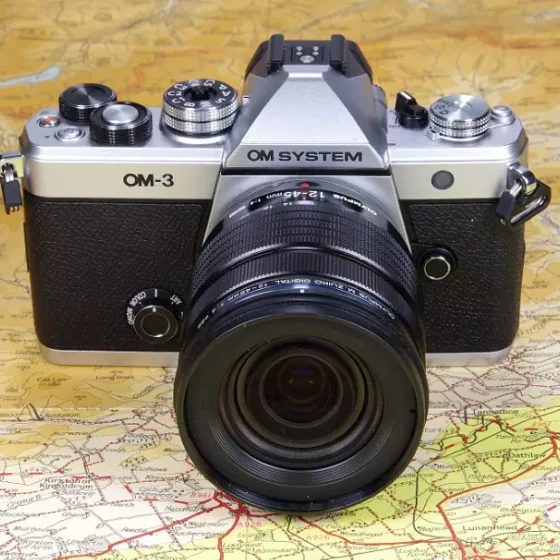 بررسی دوربین OM System OM-3