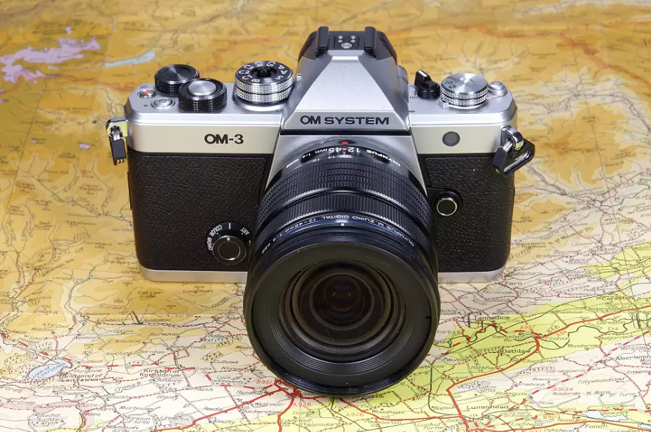 بررسی دوربین OM System OM-3