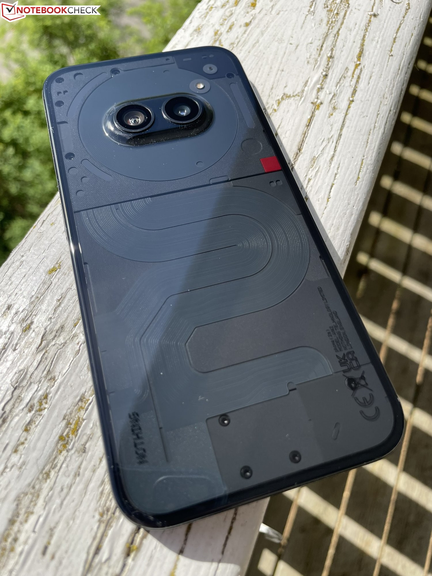 معرفی و بررسی گوشی موبایل Nothing Phone (2a)