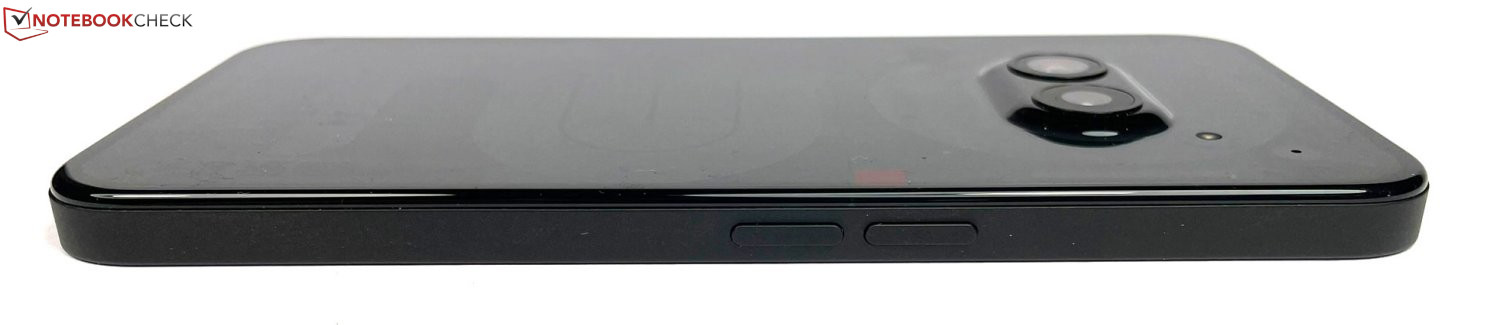معرفی و بررسی گوشی موبایل Nothing Phone (2a)