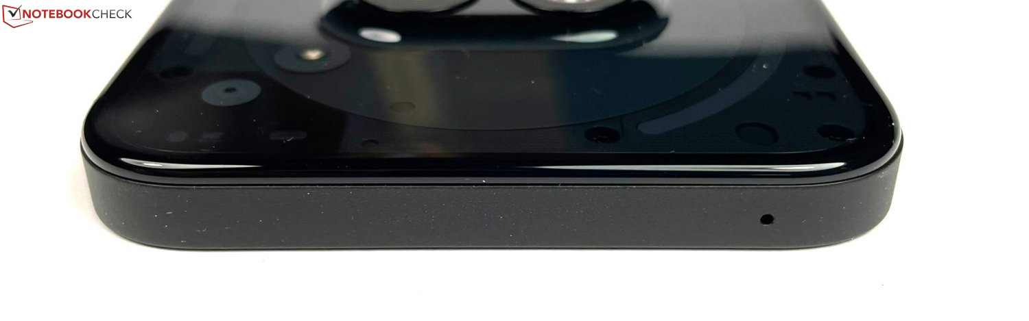 معرفی و بررسی گوشی موبایل Nothing Phone (2a)