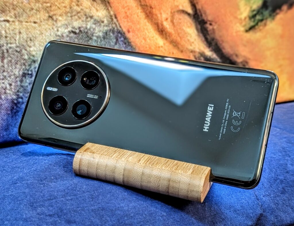معرفی و بررسی گوشی موبایل  Huawei Nova Y70
