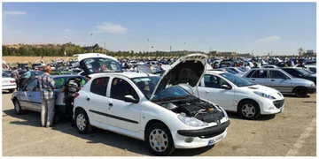 نوسانات قیمت خودرو در بازار ایران